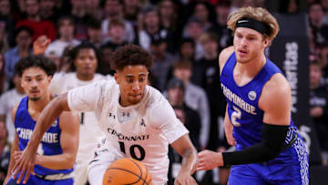 Cincinnati Bearcats guard Rob Phinisee against the Chaminade Silverswords. USA Today.