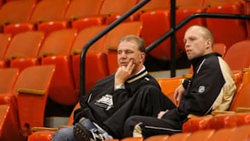 PITTSBURGH - MAY 30: Head coach Michel Therrien and assistant coach Mike Yeo of the Pittsburgh Penguins watch the Detroit Red Wings in a team practice for the 2008 NHL Stanley Cup Finals at Mellon Arena on May 30, 2008 in Pittsburgh. Pennsylvania. (Photo by Dave Sandford/Getty Images)