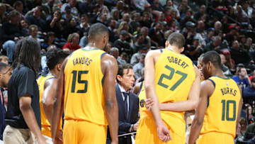 SALT LAKE CITY, UT - JANUARY 20: Coach Quin Snyder of the Utah Jazz talks with his team during the game against the LA Clipperson January 20, 2018 at Vivint Smart Home Arena in Salt Lake City, Utah. Copyright 2018 NBAE (Photo by Melissa Majchrzak/NBAE via Getty Images)