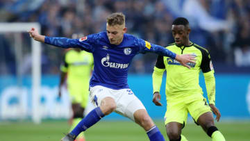 GELSENKIRCHEN, GERMANY - FEBRUARY 08: Timo Becker of FC Schalke 04 battles for possession with Christopher Antwi-Adjej of SC Paderborn 07 during the Bundesliga match between FC Schalke 04 and SC Paderborn 07 at Veltins-Arena on February 08, 2020 in Gelsenkirchen, Germany. (Photo by Christof Koepsel/Bongarts/Getty Images)
