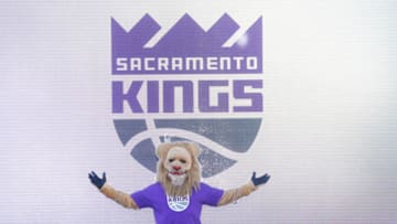 SACRAMENTO, CA - APRIL 26: Slamson mascot of the Sacramento Kings poses for the media at a press conference to introduce the Kings new logo on April 26, 2016 at the Golden 1 Center in Sacramento, California. NOTE TO USER: User expressly acknowledges and agrees that, by downloading and/or using this Photograph, user is consenting to the terms and conditions of the Getty Images License Agreement. Mandatory Copyright Notice: Copyright 2016 NBAE (Photo by Rocky Widner/NBAE via Getty Images)