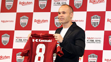 TOKYO, JAPAN - MAY 24: New Vissel Kobe player Andres Iniesta attends a press conference on May 24, 2018 in Tokyo, Japan. (Photo by Koji Watanabe/Getty Images)