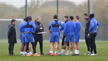 HALEWOOD, ENGLAND - OCTOBER 28: (EXCLUSIVE COVERAGE) Ronald Koeman with his Everton players during the Everton FC training session at Finch Farm on October 28, 2016 in Halewood, England. (Photo by Tony McArdle/Everton FC via Getty Images)