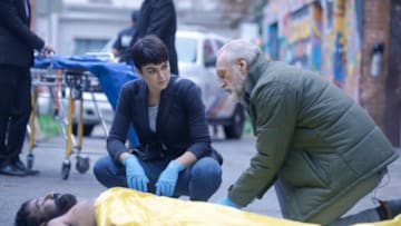 Coroner -- "Quick or Dead" -- Image Number: COR104_1001r.jpg -- Pictured (L-R): Serinda Swan as Dr. Jenny Cooper and Nigel Bennett as Bryan De Silva -- Photo: © 2020 Muse Entertainment Enterprises, Inc.