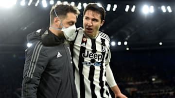 OLIMPICO STADIUM, ROME, ITALY - 2022/01/09: Federico Chiesa of Juventus FC leaves the pitch injured during the Serie A football match between AS Roma and Juventus FC. Juventus FC won 4-3 over AS Roma. (Photo by Antonietta Baldassarre/Insidefoto/LightRocket via Getty Images)