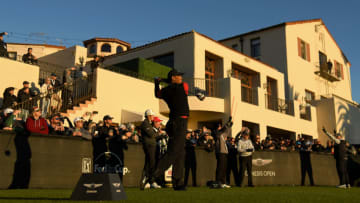 PACIFIC PALISADES, CALIFORNIA - FEBRUARY 17: Tiger Woods hits a tee shot on the 1st hole during the continuation of the third round of the Genesis Open at Riviera Country Club on February 17, 2019 in Pacific Palisades, California. (Photo by Harry How/Getty Images)