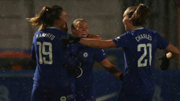 Chelsea players celebrate (Photo by Andrew Redington/Getty Images)