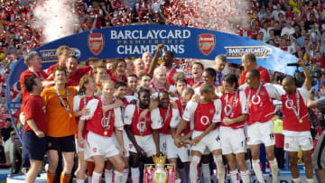 ARSENAL V LEICESTER 15/5/2004 ARSENAL GET THE CHAMPIONSHIP TROPHY. (Photo by David Ashdown/Getty Images)