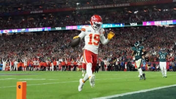 Kansas City Chiefs wide receiver Kadarius Toney (19) scores a touchdown against the Philadelphia Eagles during the fourth quarter in Super Bowl LVII at State Farm Stadium in Glendale on Feb. 12, 2023.Nfl Super Bowl Lvii Kansas City Chiefs Vs Philadelphia Eagles