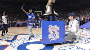 PHILADELPHIA, PA - APRIL 16: Kevin Hart rings the Liberty Bell before the game between the Miami Heat and the Philadelphia 76ers in Game Two of Round One of the 2018 NBA Playoffs on April 16, 2018 at the Wells Fargo Center in Philadelphia, Pennsylvania. NOTE TO USER: User expressly acknowledges and agrees that, by downloading and or using this Photograph, user is consenting to the terms and conditions of the Getty Images License Agreement. Mandatory Copyright Notice: Copyright 2018 NBAE (Photo by David Dow/NBAE via Getty Images)