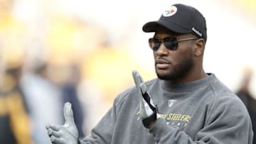 PITTSBURGH, PA - OCTOBER 30: James Harrison #92 of the Pittsburgh Steelers watches his team warm up prior to the game against the New England Patriots on October 30, 2011 at Heinz Field in Pittsburgh, Pennsylvania. (Photo by Jared Wickerham/Getty Images)