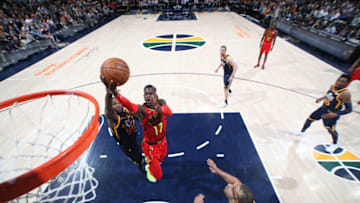 SALT LAKE CITY, UT - MARCH 20: Dennis Schroder #17 of the Atlanta Hawks drives to the basket against the Utah Jazz on March 20, 2018 at vivint.SmartHome Arena in Salt Lake City, Utah. Copyright 2018 NBAE (Photo by Melissa Majchrzak/NBAE via Getty Images)