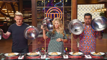 MASTERCHEF JUNIOR: L-R: Judges Gordon Ramsay, Daphne Oz and Aarón Sánchez in the “Junior Edition: Taste It” episode of MASTERCHEF JUNIOR airing Thursday, March 24 (9:01-10:00 PM ET/PT) on FOX. © 2021 FOX MEDIA LLC. CR: FOX.
