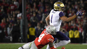 PASADENA, CA - JANUARY 01: Hunter Bryant #1 of the Washington Huskies makes a one-handed catch during the second half in the Rose Bowl Game presented by Northwestern Mutual at the Rose Bowl on January 1, 2019 in Pasadena, California. (Photo by Harry How/Getty Images)