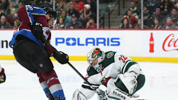 MINNEAPOLIS, MN - NOVEMBER 24: Minnesota Wild Goalie Alex Stalock (32) stops Colorado Avalanche Center Dominic Toninato (47) during a NHL game between the Minnesota Wild and Colorado Avalanche on November 24, 2017 at Xcel Energy Center in St. Paul, MN.(Photo by Nick Wosika/Icon Sportswire via Getty Images)