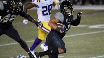 Vanderbilt defensive back Donovan Kaufman (1) races up the field with a 58-yard kick return during the second quarter against LSU at Vanderbilt Stadium Saturday, Oct. 3, 2020 in Nashville, Tenn.Auburn football