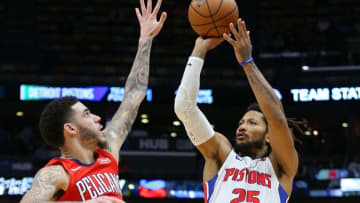 Derrick Rose #25 of the Detroit Pistons shoots against Lonzo Ball #2 of the New Orleans Pelicans. (Photo by Jonathan Bachman/Getty Images)