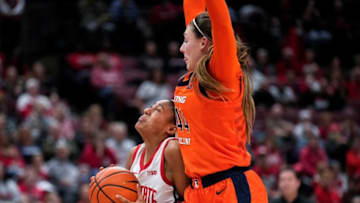 Jan 8, 2023; Columbus, Ohio, USA; Ohio State Buckeyes forward Taylor Thierry (2) charges around Illinois Fighting Illini forward Kendall Bostic (44) during the fourth quarter of the women’s NCAA division I basketball game between the Ohio State Buckeyes and the Illinois Fighting Illini at Value City Arena on Sunday afternoon.Basketball Ceb Wbk Illinois Illinois At Ohio State