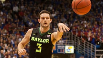 LAWRENCE, KS - JANUARY 20: Baylor Bears guard Jake Lindsey (3) passes the ball during the Big 12 regular season game between the Baylor Bears and the Kansas Jayhawks on Saturday January 20, 2018, at Allen Fieldhouse in Lawrence, KS. (Photo by Nick Tre. Smith/Icon Sportswire via Getty Images)