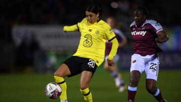 DAGENHAM, ENGLAND - MARCH 10: Sam Kerr of Chelsea takes on Hawa Cissoko of West Ham United during the Barclays FA Women's Super League match between West Ham United Women and Chelsea Women at Chigwell Construction Stadium on March 10, 2022 in Dagenham, England. This game has been rescheduled due to Covid-19 and was originally planned on 19th December, 2021. (Photo by Justin Setterfield/Getty Images)