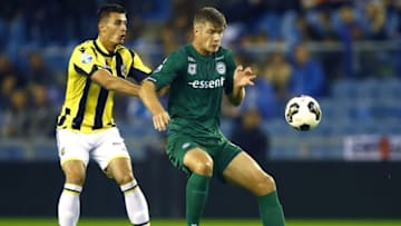 (l-r) Matthew Miazga of Vitesse Arnhem, Alexander Sorloth of FC Groningenduring the Dutch Eredivisie match between Vitesse Arnhem and FC Groningen at Gelredome on October 01, 2016 in Arnhem, The Netherlands(Photo by VI Images via Getty Images)