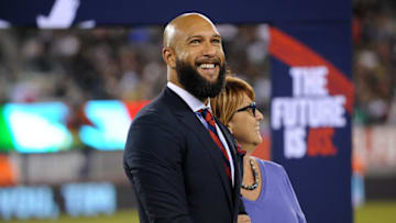 EAST RUTHERFORD, NJ - SEPTEMBER 6: Tim Howard former player of the United States National Team being honored during a game between Mexico and USMNT at MetLife Stadium on September 6, 2019 in East Rutherford, New Jersey. (Photo by Jose Argueta/ISI Photos/Getty Images).