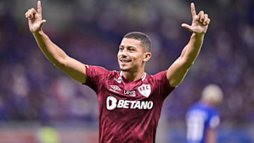 BELO HORIZONTE, BRAZIL - MAY 10: André Trindade of Fluminense celebrates Germán Cano goals during Brasileirao match between Cruzeiro and Fluminense at Estádio Mineirão on May 10, 2023 in Belo Horizonte, Brazil. (Photo by Gledston Tavares/Eurasia Sport Images/Getty Images)