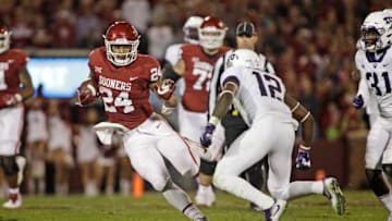 NORMAN, OK - NOVEMBER 11: Running back Rodney Anderson