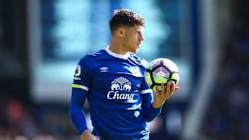 LIVERPOOL, ENGLAND - APRIL 15: Ross Barkley of Everton during the Premier League match between Everton and Burnley at Goodison Park on April 15, 2017 in Liverpool, England. (Photo by Robbie Jay Barratt - AMA/Getty Images)