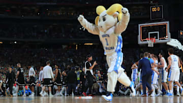 GLENDALE, AZ - APRIL 03: The Gonzaga Bulldogs react as the North Carolina Tar Heels celebrate their championship win in the 2017 NCAA Men's Final Four National Championship game at University of Phoenix Stadium on April 3, 2017 in Glendale, Arizona. (Photo by Tom Pennington/Getty Images)