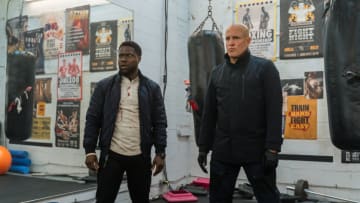 The Man from Toronto. (L-R) Kevin Hart as Teddy and Woody Harrelson as The Man From Toronto in The Man From Toronto. Cr. Sabrina Lantos/Netflix © 2022.