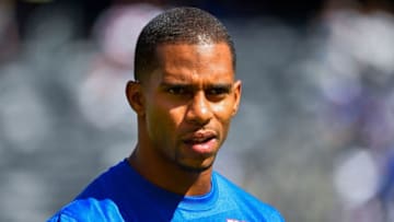 EAST RUTHERFORD, NJ - SEPTEMBER 20: Victor Cruz
