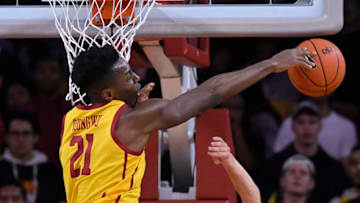 USC Trojans big man Onyeka Okongwu (#21) blocks a shot. (Photo by John McCoy/Getty Images)