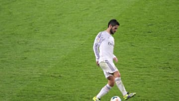 "Real Madrid vs. Atlético Madrid 28 September 2013 SEt 5" by LauraHale - Own work. Licensed under CC BY-SA 3.0 via Wikimedia Commons - https://commons.wikimedia.org/wiki/File:Real_Madrid_vs._Atl%C3%A9tico_Madrid_28_September_2013_SEt_5.JPG#/media/File:Real_Madrid_vs._Atl%C3%A9tico_Madrid_28_September_2013_SEt_5.JPG