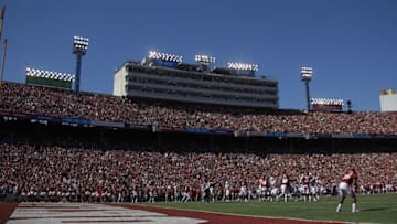 DALLAS, TX - OCTOBER 08: A general view of play between the Texas Longhorns and the Oklahoma Sooners at Cotton Bowl on October 8, 2016 in Dallas, Texas. (Photo by Ronald Martinez/Getty Images)
