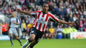 SOUTHAMPTON, UNITED KINGDOM - OCTOBER 29: Theo Walcott of Southampton celebrates scoring a goal during the Coca-Cola Championship match between Southampton and Stoke City at St Mary's Stadium on October 29, 2005 in Southampton, England. (Photo by Julian Finney/Getty Images)