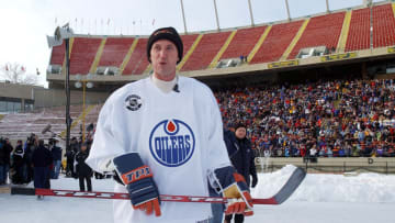 EDMONTON - NOVEMBER 17: Wayne Gretzky #99 of the Edmonton Oilers alumni skates out to the rink , for the upcoming Heritage Classic hockey game November 21, 2003 in Edmonton, Alberta. (Photo By Dave Sandford/Getty Images)