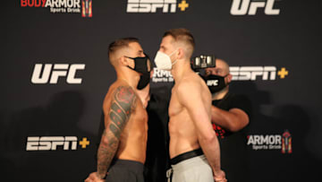 Dustin Poirier vs. Dan Hooker (photo by FanSided/Amy Kaplan)