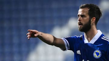 Bosnia-Herzegovina's midfielder Miralem Pjanic. (Photo by FRANCK FIFE / AFP) (Photo by FRANCK FIFE/AFP via Getty Images)