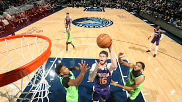 MINNEAPOLIS, MN - NOVEMBER 23: Tyler Johnson #16 of the Phoenix Suns shoots the ball against the Minnesota Timberwolves on November 23, 2019 at Target Center in Minneapolis, Minnesota. NOTE TO USER: User expressly acknowledges and agrees that, by downloading and or using this Photograph, user is consenting to the terms and conditions of the Getty Images License Agreement. Mandatory Copyright Notice: Copyright 2019 NBAE (Photo by David Sherman/NBAE via Getty Images)