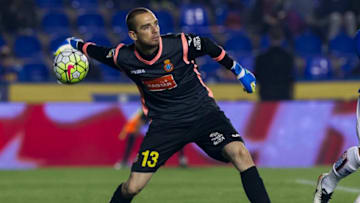 VALENCIA, SPAIN - 2016/04/15: Pau Lopez of Espanyol during La Liga match between Levante UD and RCD Espanyol at Ciutat de Valencia Stadium. La Liga match between Levante UD vs RCD Espanyol, with a final score 2-1. Rossi and Medjani scored for Levante and Hernan Perez scored for RCD Espanyol. (Photo by Jose Miguel Fernandez de Velasco/Pacific Press/LightRocket via Getty Images)