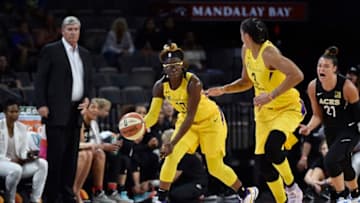 LAS VEGAS, NV - JULY 15: Essence Carson #17 of the Los Angeles Sparks handles the ball against the Las Vegas Aces on July 15, 2018 at the Mandalay Bay Events Center in Las Vegas, Nevada. NOTE TO USER: User expressly acknowledges and agrees that, by downloading and or using this Photograph, user is consenting to the terms and conditions of the Getty Images License Agreement. Mandatory Copyright Notice: Copyright 2018 NBAE (Photo by David Becker/NBAE via Getty Images)