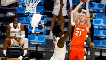 Marek Dolezaj, Syracuse basketball (Syndication: The Enquirer)