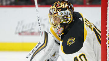 RALEIGH, NC - MAY 14: Boston Bruins goaltender Tuukka Rask (40) looks up ice during a game between the Boston Bruins and the Carolina Hurricanes on May 14, 2019 at the PNC Arena in Raleigh, NC. (Photo by Greg Thompson/Icon Sportswire via Getty Images)