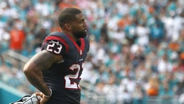 Oct 25, 2015; Miami Gardens, FL, USA; Houston Texans running back Arian Foster leaves the field in the first half against the Miami Dolphins at Sun Life Stadium. The Dolphins won 44-26. Mandatory Credit: Andrew Innerarity-USA TODAY Sports