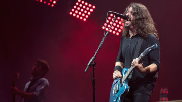 GLASTONBURY, ENGLAND - JUNE 24: Dave Grohl and Chris Shiflett of Foo Fighters perform on day 3 of the Glastonbury Festival 2017 at Worthy Farm, Pilton on June 24, 2017 in Glastonbury, England. (Photo by Ian Gavan/Getty Images)
