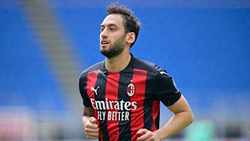 , ITALY - APRIL 4: Hakan Calhanoglu of AC Milan during the Italian Serie A match between AC Milan v Sampdoria on April 4, 2021 (Photo by Mattia Ozbot/Soccrates/Getty Images)