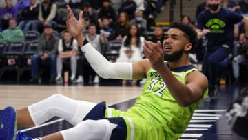 Mandatory Credit: Nick Wosika-USA TODAY Sports