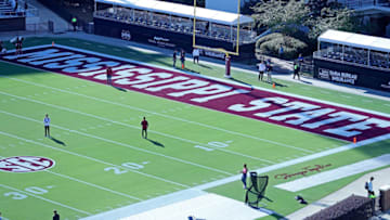 STARKVILLE, MISSISSIPPI - OCTOBER 08: Mississippi State Bulldogs players warmup before the game against the Arkansas Razorbacks at Davis Wade Stadium on October 08, 2022 in Starkville, Mississippi. (Photo by Justin Ford/Getty Images)