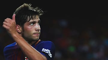 BARCELONA, SPAIN - AUGUST 20: Sergi Roberto of FC Barcelona thumbs up during the La Liga match between FC Barcelona and Real Betis Balompie at Camp Nou stadium on August 20, 2017 in Barcelona, Spain. (Photo by Gonzalo Arroyo Moreno/Getty Images)